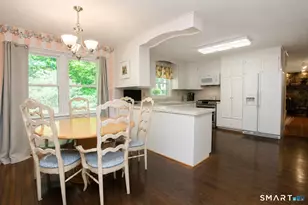 26 Rushleigh Rd, West Hartford, CT 06117 - Photo 10