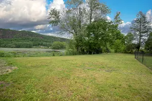 6 Warren Rd, Woodbridge, CT 06525 - Photo 10