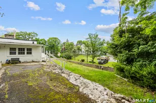 399 Hawthorne Ave, Derby, CT 06418 - Photo 6
