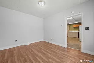 160 Edson Ave, Waterbury, CT 06705 - Photo 10