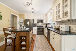 924 Roxbury Rd, Southbury, CT 06488 - Photo 8