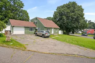 37 Old Barn Rd S, Stamford, CT 06905 - Photo 8