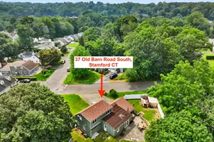 37 Old Barn Rd S, Stamford, CT 06905 - Photo 4