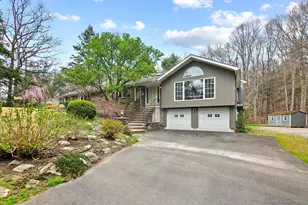 14 Ridgewood Rd, Avon, CT 06001 - Photo 2