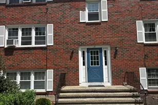 39 Briarwood Ln, Branford, CT 06405 - Photo 2