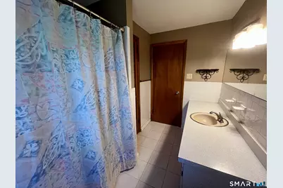 35 Warsaw Street #First floor, Fairfield, CT 06825 - Photo 12