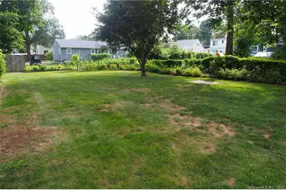 35 Warsaw Street #First floor, Fairfield, CT 06825 - Photo 22