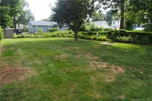 35 Warsaw St, Fairfield, CT 06825 - Photo 22