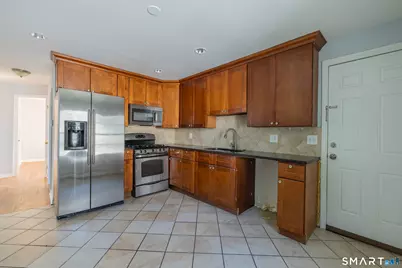 318 Valley Avenue, Bridgeport, CT 06606 - Photo 6
