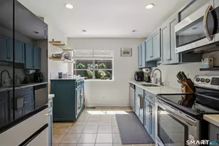 455 Hope St, Stamford, CT 06906 - Photo 6