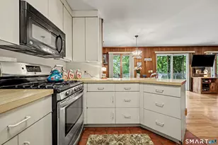 25 Maple Dr, New Milford, CT 06776 - Photo 10