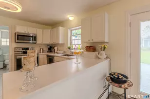 60 Warner Ave, Middletown, CT 06457 - Photo 16