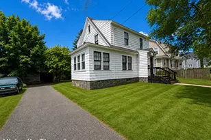 25 Essex St, Fairfield, CT 06825 - Photo 4