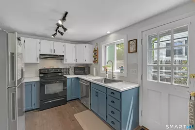 136 Spencer Drive, Middletown, CT 06457 - Photo 2
