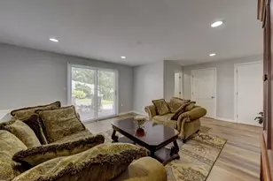 4 Lee Cir, Bloomfield, CT 06002 - Photo 10
