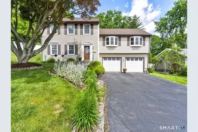4 Lee Circle, Bloomfield, CT 06002 - Photo 2