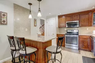 4 Lee Cir, Bloomfield, CT 06002 - Photo 20