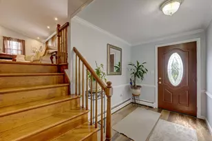 4 Lee Cir, Bloomfield, CT 06002 - Photo 4