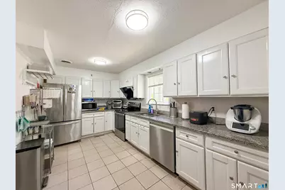 1679 Litchfield Turnpike, Woodbridge, CT 06525 - Photo 10
