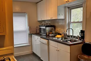 172 Beacon St, Hartford, CT 06105 - Photo 2