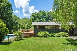 9 Fall Ridge Rd, Weston, CT 00688 - Photo 2