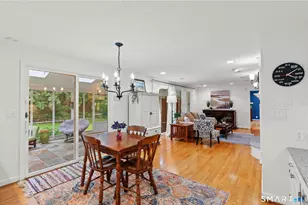 30 Fox Chase Ln, West Hartford, CT 06107 - Photo 10