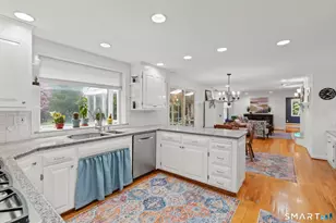 30 Fox Chase Ln, West Hartford, CT 06107 - Photo 8