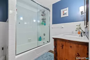 30 Fox Chase Ln, West Hartford, CT 06107 - Photo 28