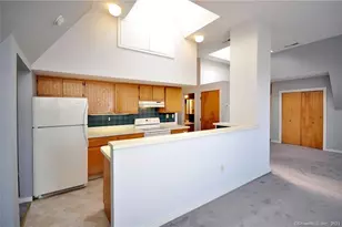 12 Charter Oak Pl, Hartford, CT 06106 - Photo 4