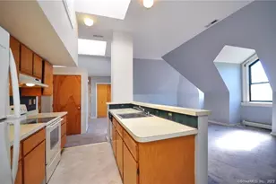 12 Charter Oak Pl, Hartford, CT 06106 - Photo 6