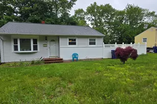 13 Berkshire Cir, Ansonia, CT 06401 - Photo 32