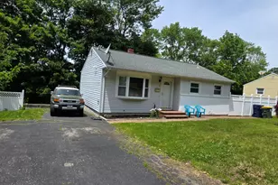 13 Berkshire Cir, Ansonia, CT 06401 - Photo 34
