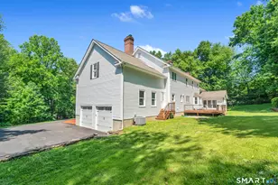141 Putting Green Rd, Trumbull, CT 06611 - Photo 2
