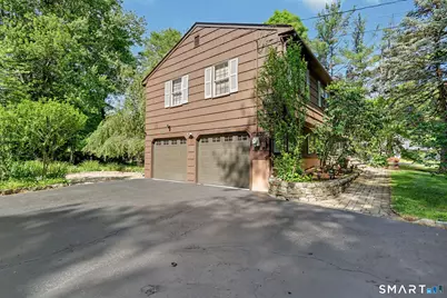 2010 Old Town Road, Trumbull, CT 06611 - Photo 4
