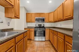26 Miranda Ln, Stratford, CT 06615 - Photo 18