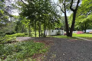 28 Pleasant Ave, East Haven, CT 06512 - Photo 8