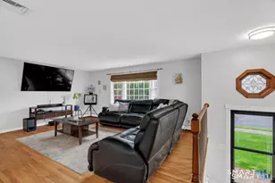 19 Robertson Dr, Hamden, CT 06518 - Photo 10