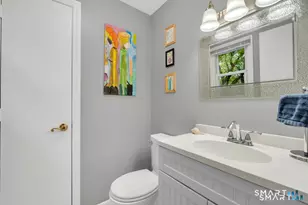 19 Robertson Dr, Hamden, CT 06518 - Photo 16