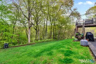 19 Robertson Dr, Hamden, CT 06518 - Photo 34