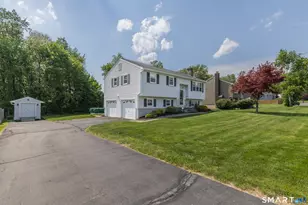 14 Hotchkiss Dr, Bristol, CT 06010 - Photo 2