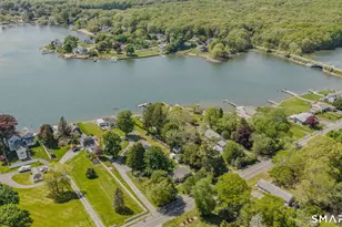 212R Shore Rd, Waterford, CT 06385 - Photo 10