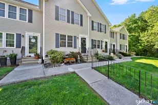 6 White Tail Ln, Wallingford, CT 06492 - Photo 4