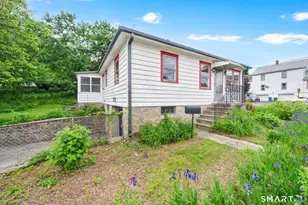 42 Bryan St, Waterbury, CT 06705 - Photo 2