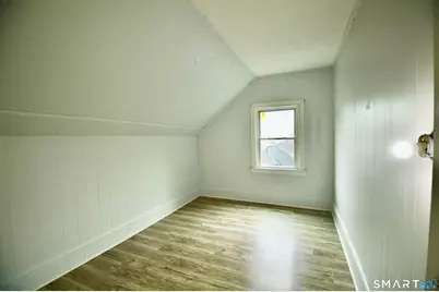 407 East Avenue, Bridgeport, CT 06610 - Photo 18