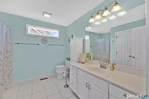 31 Ross Way, Windsor Locks, CT 06096 - Photo 18