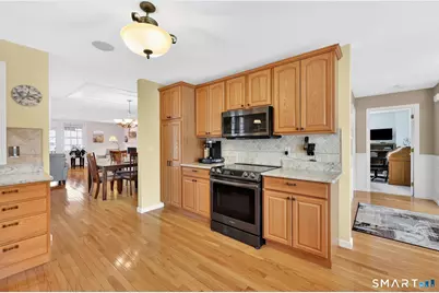 31 Ross Way #31, Windsor Locks, CT 06096 - Photo 6