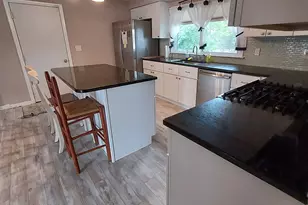 111 Boston St, Torrington, CT 06790 - Photo 10