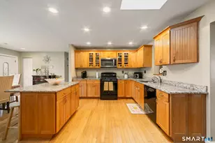 45 Carriage Ln, Milford, CT 06460 - Photo 6