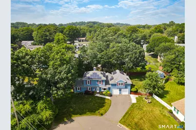 45 Carriage Lane, Milford, CT 06460 - Photo 2