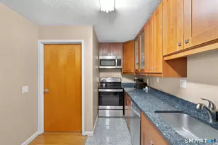 184 Pequot Ave, New London, CT 06320 - Photo 10